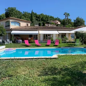 Les Lillas Bed and breakfast